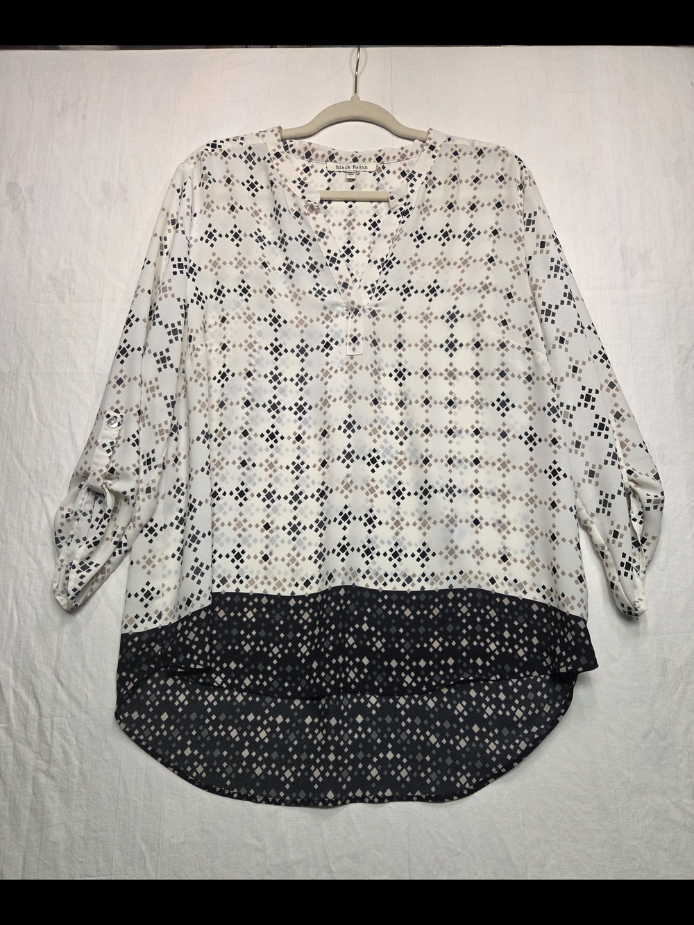 Black Rainn White Tunic with Black Geo Border